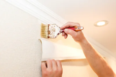 Pose de papier peint à Château-Verdun — revêtements muraux et toiles de verre